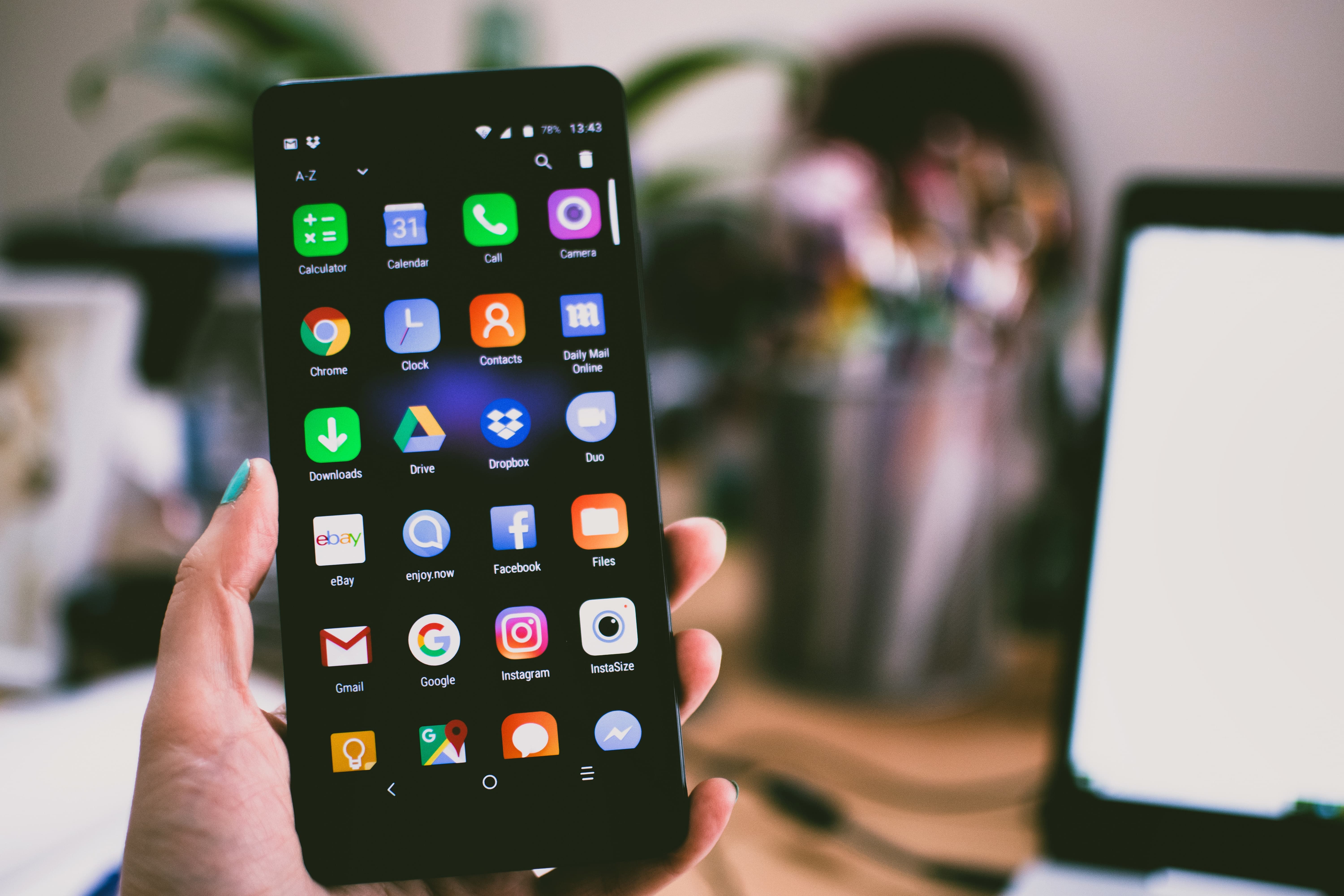 aSmartWorld : sauver le monde, smartphone par smartphone
